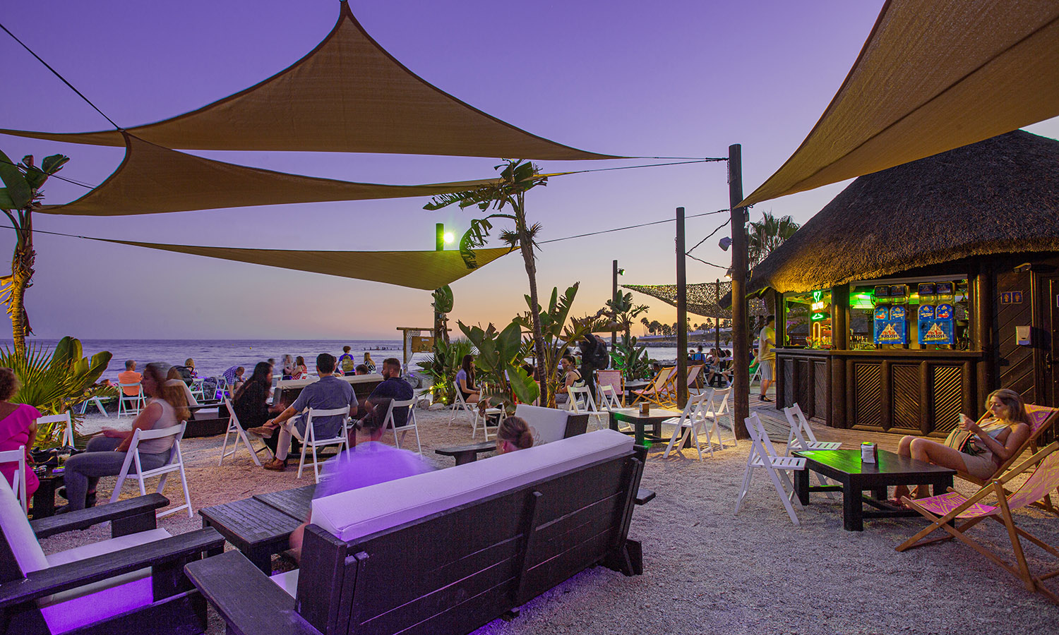 El Bar Salitos junto al mar es el lugar perfecto para ver un atardecer
